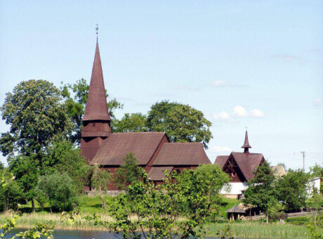 Drewniany kościół w Leśnie
