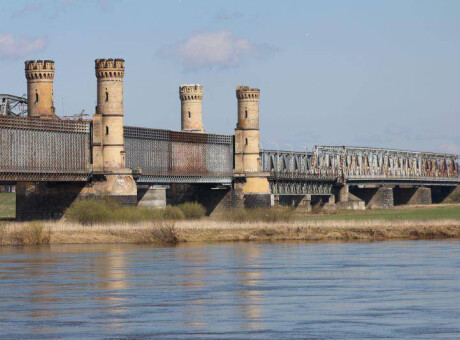 Zabytkowy most tczewski drogowo-kolejowy