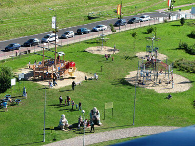 Kaszubskie Oko Gniewino kompleks turystyczno-rekreacyjny - duży plac zabaw dla dzieci
