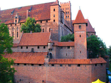 Zamek Malbork - imponująca warownia krzyżacka - atrakcja na liście UNESCO