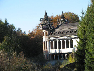 Zamek współczesny Łapalice - kaplica zamkowa