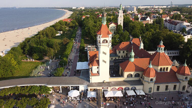 Wieża latarnia morska Sopot - punkt widokowy nad morzem- atrakcja turystyczna w Sopocie