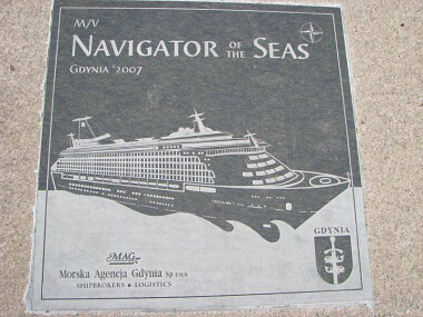 Aleja Statków Pasażerskich Gdynia - tablica upamiętniająca pobyt MS Navigator of the Seas w Gdyni