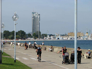 Bulwar Nadmorski Gdynia promenada nad morzem