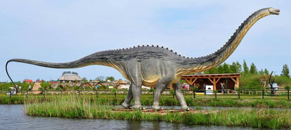 Łeba Park - park rozrywki - największy jurajski park dinozaurów w Polsce