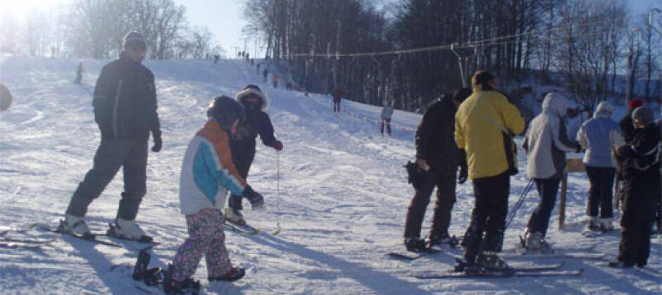Wyciąg narciarski Paczoskowo stacja narciarska