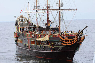 Statek Pirat Sopot rejsy wycieczkowe po morzu