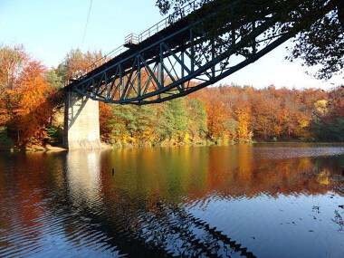 Most kolejowy w Rutkach koło Żukowa - malowniczy zabytek na Kaszubach