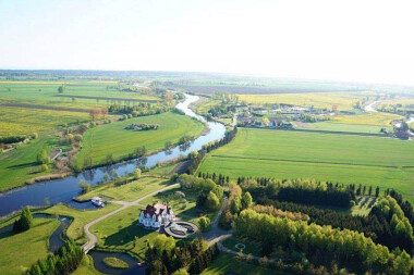Lot widokowy balonem na Żuławach - nad Wisłą Królewiecką - fot. Hotel Four Winds