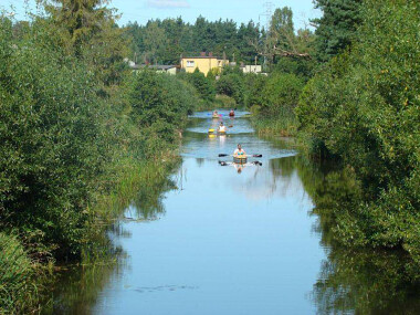 Rzeka Reda - spływ kajakowy organizowany przez agroturystykę Orlinek z Orla koło Wejherowa