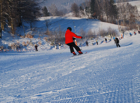 Zimowe atrakcje: narty, łyżwy, sanki, snowboarding, snowtubing, lodowiska, snowparki, stoki i wyciągi narciarskie - w Trójmieście, na Kaszubach
