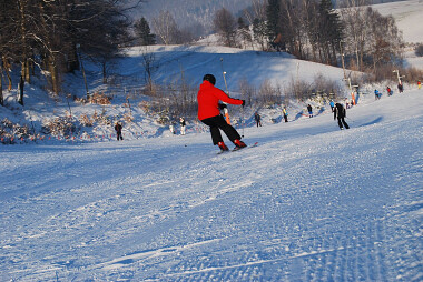 Wyciąg i ośrodek narciarski Szymbark Kotlinka zaprasza na narty na Kaszubach!