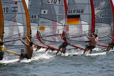 Zawody windsurfingowe na Zatoce Gdańskiej - fot. Sopocki Klub Żeglarski