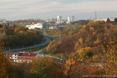 Widok ze Wzgórza Mickiewicza - Parku Na Zboczu w dzielnicy Gdańsk Siedlce.