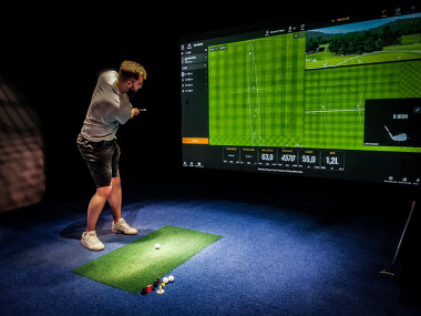 Treningi golfa na symulatorze - Simulator Gdańsk w CH Manhattan zaprasza