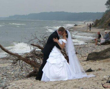 Ślub w plenerze nad morzem w pomorskim