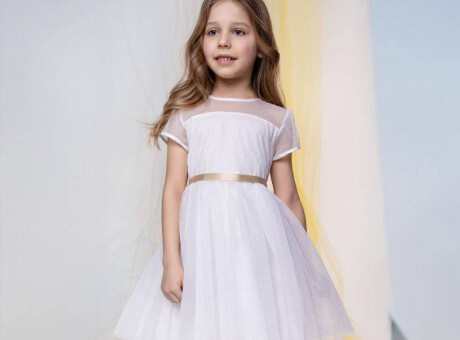 Jak dobrać idealną sukienkę na wesele dla swojej córki?