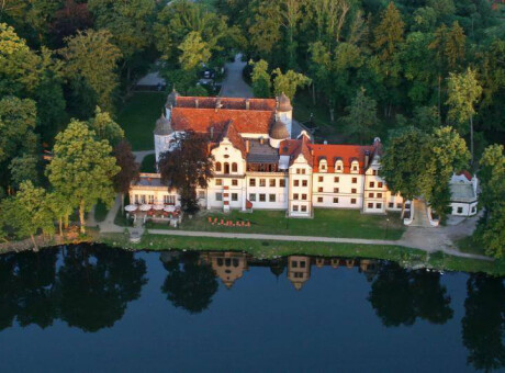 Hotel Podewils***  XV-wieczny Zamek Rycerski Krąg
