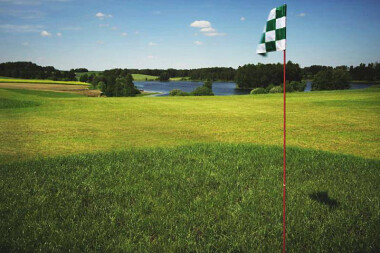 Wakacje z golfem na Kaszubach - Folwark Ńemino Łyśniewo Sierakowickie