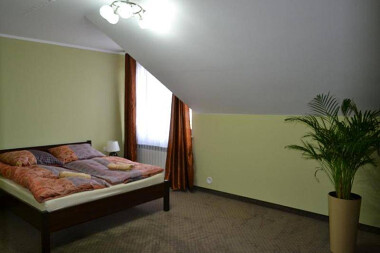 Villa Dobry Adres Dziemiany pokoje apartamenty nad jeziorem Rzuno z wyżywieniem na Kaszubach