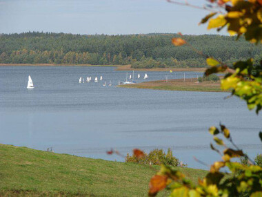Atrakcje gminy Sierakowice - jezioro Kamienickie