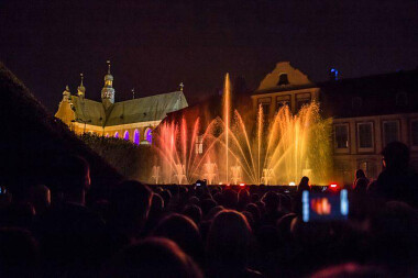 Koncertom Mozartiana towarzyszą wieczorne widowiskowe pokazy „tańczącej” fontanny - Fot. Archiwum Mozartiana