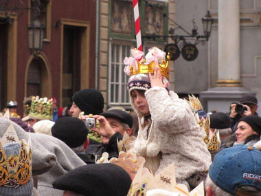 Gdańsk - Orszak Trzech Króli - wzbudza zainteresowanie młodszych i starszych