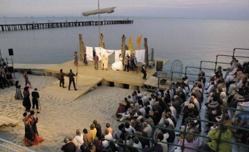 Scena Letnia Teatru Miejskiego na plaży w Orłowie