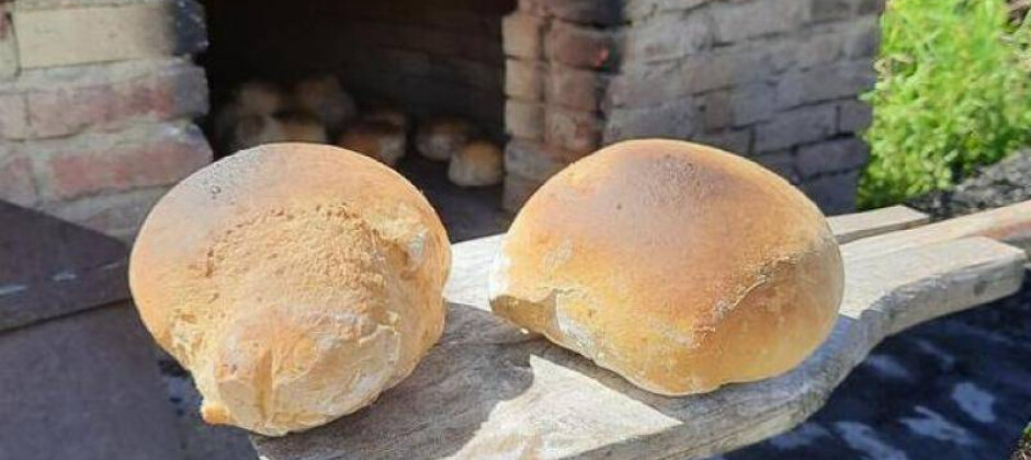 Piątkowe pieczenie chleba w Skansenie w Nadolu