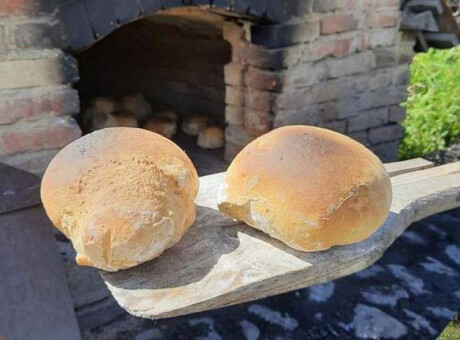 Piątkowe pieczenie chleba w Skansenie w Nadolu