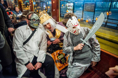 Halloweenowy tramwaj w Gdańsku - fot. Dominik Paszliński, www.Gdansk.pl