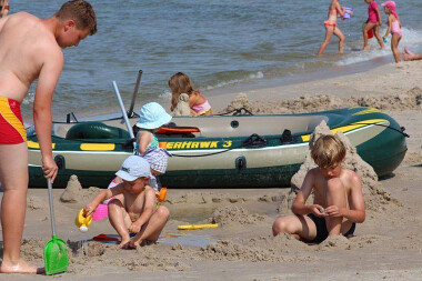 Rodzinne 👪 wakacje z dziećmi nad morzem 2024 ⛱