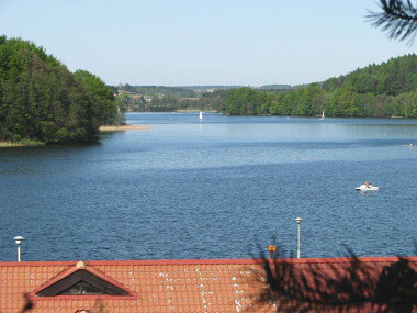 Jezioro Ostrzyckie - widziane od strony miejscowości Krzeszna
