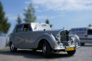 Auta retro luksusowe limuzyny do wynajęcia - fot Gdyńskie Muzeum Motoryzacji (1)