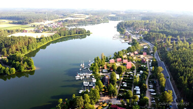Jezioro Jelenie, kąpielisko i Stanica Wodna PTTK Wdzydze