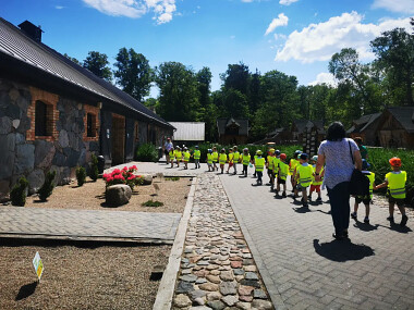Grupy i wycieczki przedszkolne w Parku Przeszłości w Sławutówku