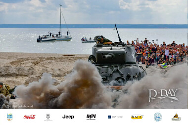 D-Day Hel desant na plaży z udziałem czołgu - fot. Damian Jakubowski