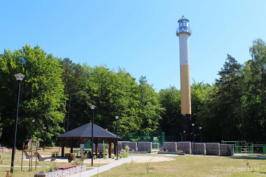 Wieża widokowa, obserwacyjna w Ośrodku Leśnik - Orzechowo Morskie koło Ustki