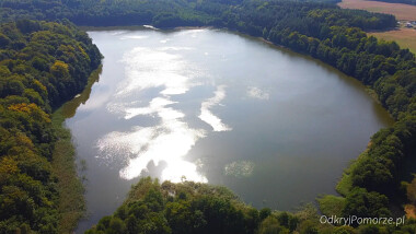 Jezioro Struga - na zdjęciu - jest połączone przepływem z Jeziorem Wielkim