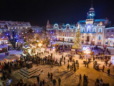 Jarmark Bożonarodzeniowy w Wejherowie - bajkowy Plac Wejhera -  fot. Wejherowo.pl