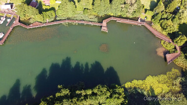 Promenada im. ks. Konrada Lubińskiego nad Jeziorem Raduńskim Górnym - Stężyca - atrakcje na Kaszubach