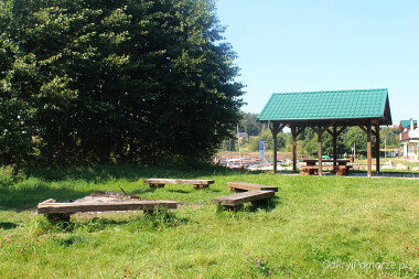 Gowidlino - miejsce na ognisko biwakowe w pobliżu plaży i kąpieliska nad Jeziorem Gowislińskim