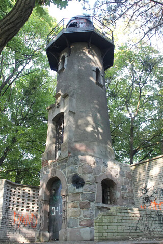 Park Modrzewie - Elbląg - nieczynna Wieża Carla Ziese
