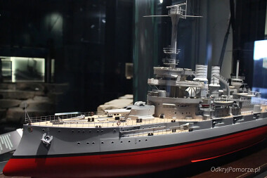 Elektrownia Gdańsk Westerplatte - makieta pancernika Schleswig-Holstein