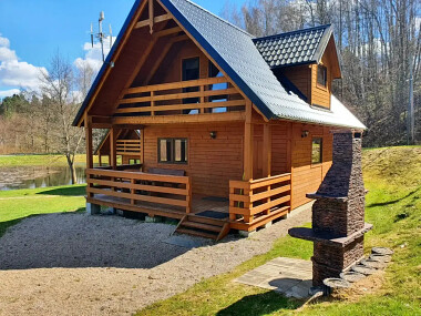 Mana Village Barłomino - całoroczny, drewniany domek na Kaszubach do wynajęcia