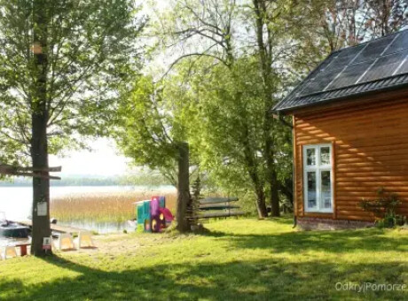 Kaszubskie Zacisze - domek, apartamenty nad jeziorem, własny pomost i plaża