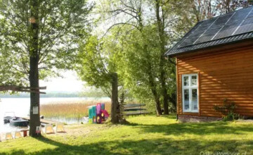 Kaszubskie Zacisze - domek, apartamenty nad jeziorem, własny pomost i plaża