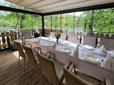 Restauracja Letnia - Półwysep Lipa - z widokiem na Jezioro Wdzydze