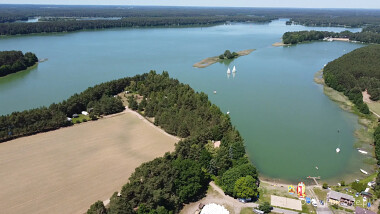 Wdzydze Tucholskie plaża ogólnodostępna nad Jeziorem Wdzydze