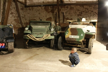 Który transporter wybrać - brytyjski, amerykański czy niemiecki - Muzeum Pancerne w Kłaninie